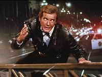 фото Роджер Мур в последний раз сыграл агента 007 в 1985 году в боевике «Вид на убийство». Ему было 58 лет
